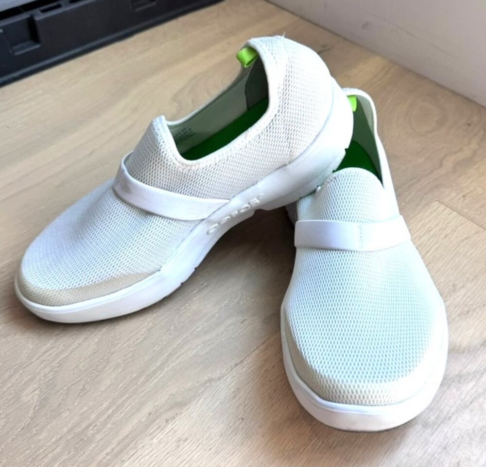 OOFOS Shoes OOmg Low Fibre Women White and Green size 10